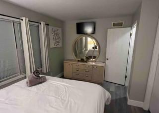 Spacious 3 Bedroom - Cary - 1