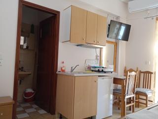 Dimitra Pentaliou Rooms - Kamena Vourla - 8