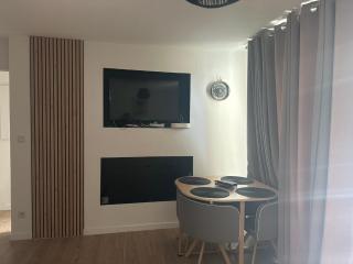 Appartement cosy avec balcon et piscine - Besançon - 9