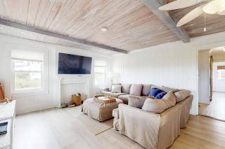 Beachside Bliss - 5