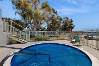 Tranquil Escape Bayside Condo with hot tub, elevator & washer & dryer - 9