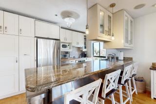 Tranquil Escape Bayside Condo with hot tub, elevator & washer & dryer - 4