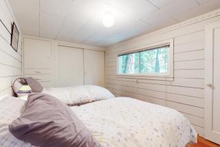 1BR Vintage Cottage, Dog-Friendly, Walk to Town - 1