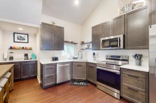 Beautiful Stucco House in North Hudson - 4