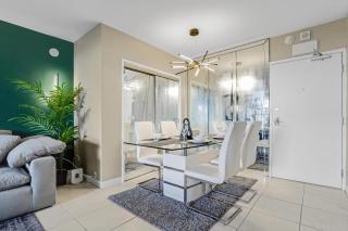 Oceanfront Pool Gem on the Beach Fort Lauderdale - Fort Lauderdale - 1
