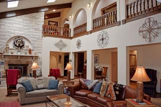 The Villa - WiFi - Satellite - Fireplace - Washer - Dryer - Grill - Garage Access - Large Deck - Red River - 9