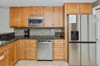 Shoreline Towers 1052- by Holiday Isle Properties - Destin - 4