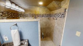 Trails End - Hot Tub - WiFi - Fireplace - Washer -Dryer - Fenced In Backyard - Red River - 4