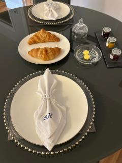 Stansted Airport Stay, Parking and Luxury Suite - Bishops Stortford - 1