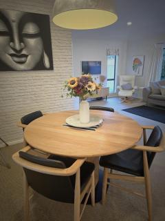 Modern family oasis in Clive - Clive - 1