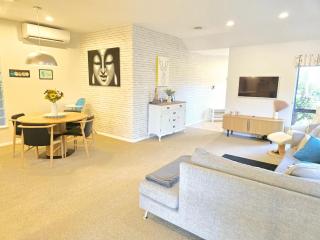 Modern family oasis in Clive - Clive - 4