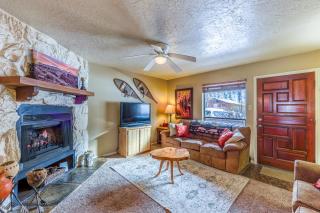 Valley Condo 119 - Creekside - WiFi - Hot Tub - Fireplace - Washer - Dryer - Playground - Red River - 8