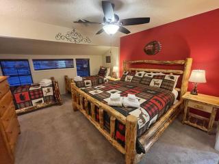 Valley Condo 120 - Creekside - WiFi - Pet Friendly - Hot Tub - Fireplace - Washer - Dryer - Playground - 3