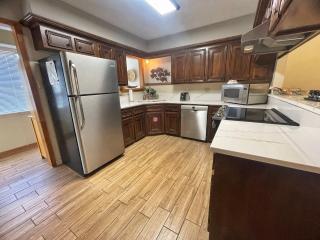 Valley Condo 121 - Creekside - WiFi - Pet Friendly - Hot Tub - Fireplace - Washer - Dryer - Playground - 1