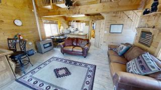 Wine Down Riverside - On the River - WiFi - Satellite - Grill - Washer - Dryer - Large Deck - Red River - 8