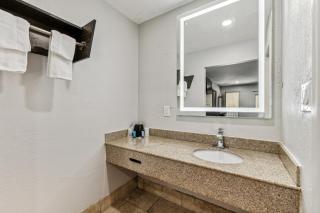 Knights Inn Antioch - 2