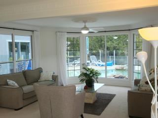 Luxury Hamptons Beachside Sanctuary - 4
