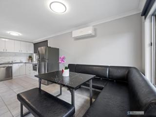 Wimbledon Heights Home - 5