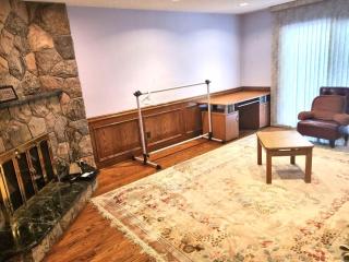 Spacious Family Retreat - Richmond Hill - 1