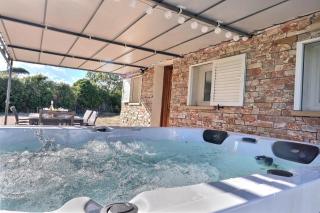 Maison du sud avec jacuzzi - Le Luc - 0