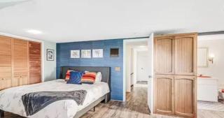 Mobys Beach Getaway Sleeps 11! Flat Beach Access Near Seabrook in Pacific Beach - Pacific Beach - 3