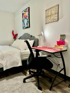 Micro Studio Apartment 10 Minutes Walk To University of Washington - Seattle - 2