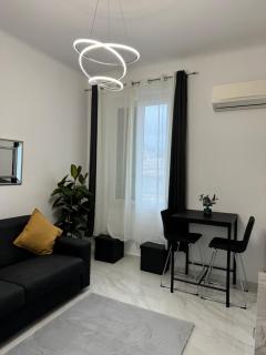 Newly refurbished studio - 7