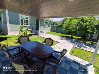 Samall villa with swimming pool - 1