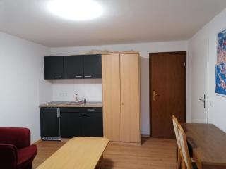 1-Zimmer Apartment mit Einbauküche und Bad - 4