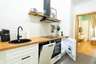 Modern & spacious apartment near the old town - Prague - 7