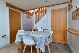 Finest Retreats - Abbeyview - Whitby - 2