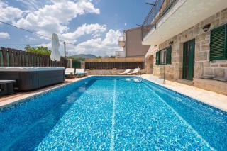 Villa Old House with Pool, Jacuzzi - Šumet - 4