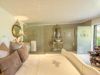 Sir Napier Boutique Guest House - 4