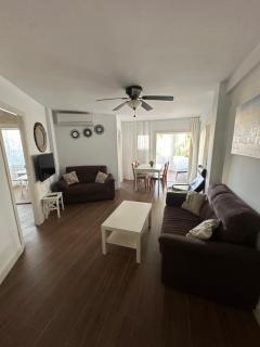 Precioso apartamento junto a playa y con piscina. - 0