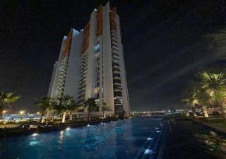 Modern 1 BR Golf Vita Damac Hills 1 - Dubai - 8