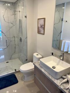 Elevé BEACH Tower CONDOS - 0