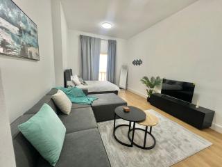 Studio with Stunning Sea Views - Ras al Khaimah - 1