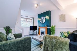 Quiet and Comfortable Home - Warrington - 0
