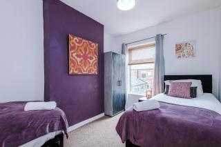 Quiet and Comfortable Home - Warrington - 5
