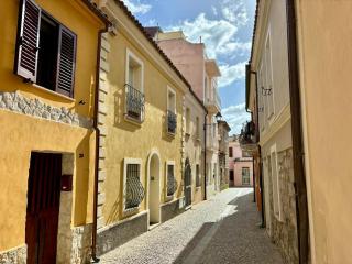 Completely renovated 2BR spacious & stylish Town House-AMAZING - Olbia - 0
