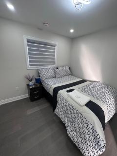 Peaceful Villa - Brampton - 5