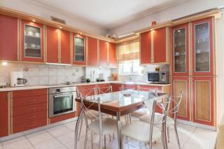 Scenic Balcony Apt in Vibrant Petralona - Athens - 6