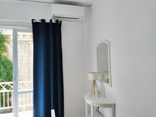 Old Town Apartment next to Seafront Promenade - Nafplio - 4