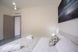 Villa Luna -Parking-Garden -View - WiFi- Beach - 6