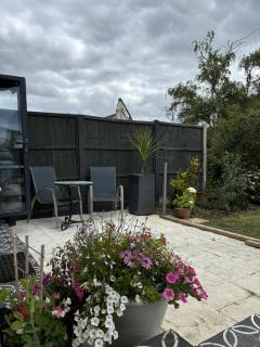 Luxury modern apartment with free private parking - Saint Albans - 4