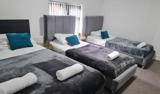 Tudors eSuites Budget Apartments - 1