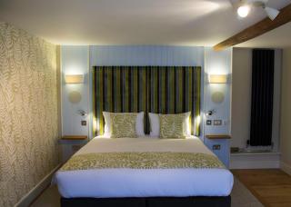 The Oaksmere - Eye - 8
