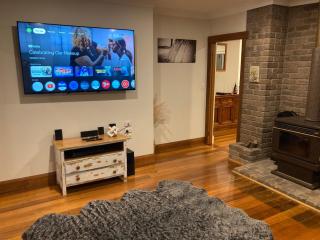 Beach Holiday Home-Close to Airport-3 Bed & 2 Bath - Lauderdale - 1