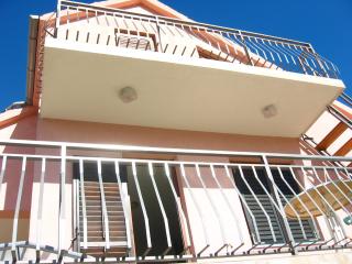 Apartment Vrulje - Gornji Karin (Carino) - 0