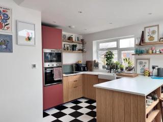 Bright and Airy 3 Bed Pet Friendly Seaside stay - Selsey - 0